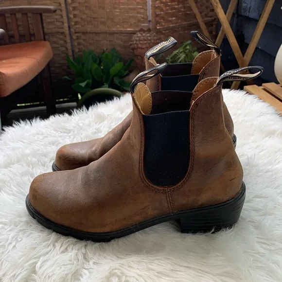Blundstone Brown Chelsea Boots - Picture 2 of 6
